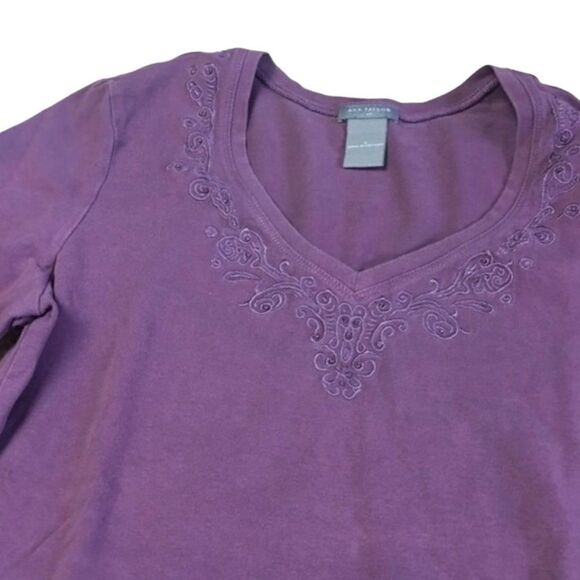 Ann Taylor Women’s S Purple 3/4 Sleeve Top | Embroidered V-Neck Blouse - Picture 3 of 4